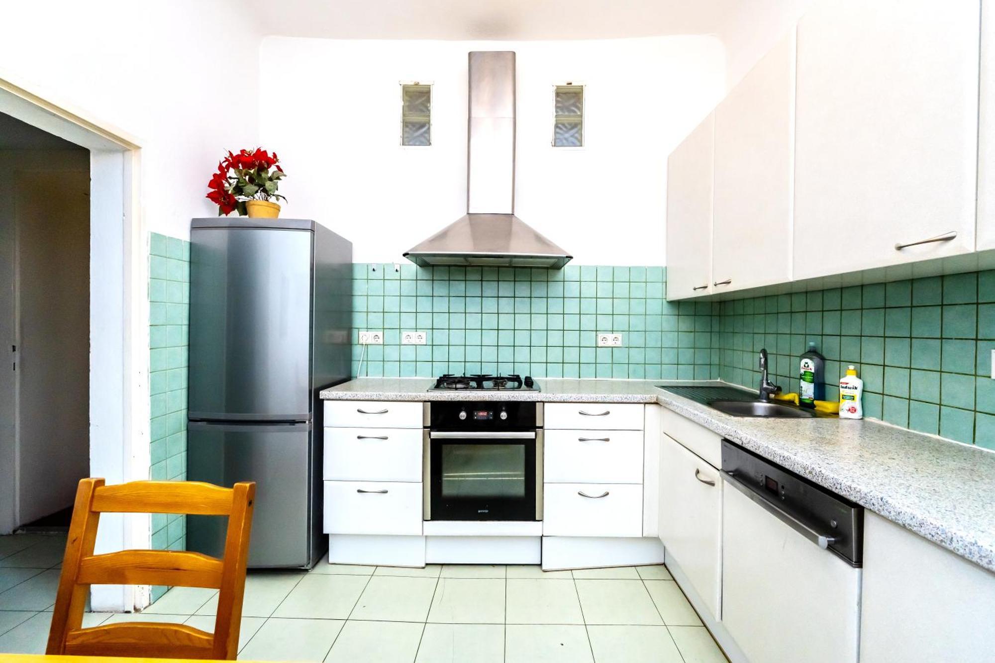 Aparthotel Family - 7 Minutes To Schoenbrunn Palace Wien